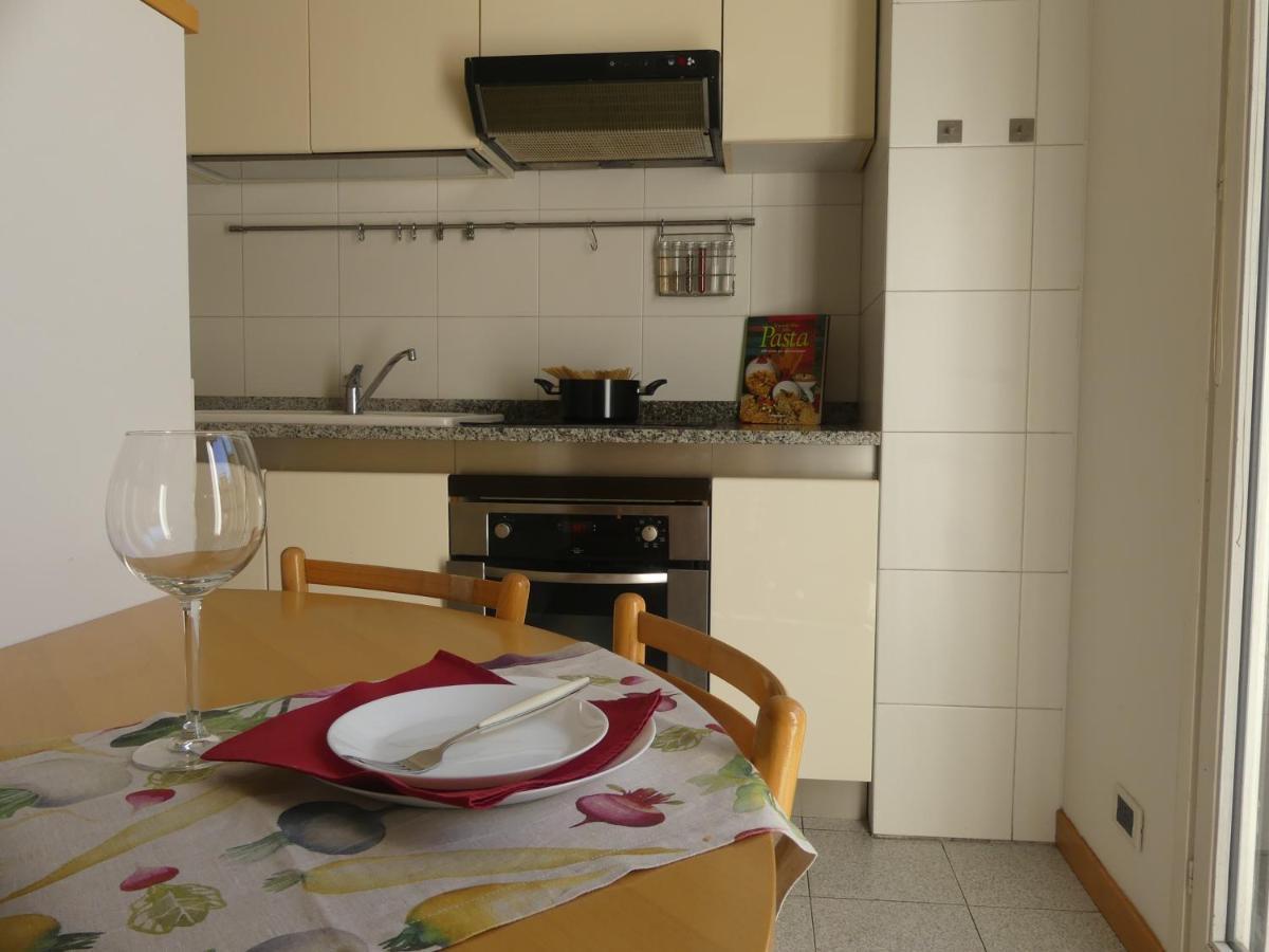 Joivy Apartments By The Lake Como Bagian luar foto