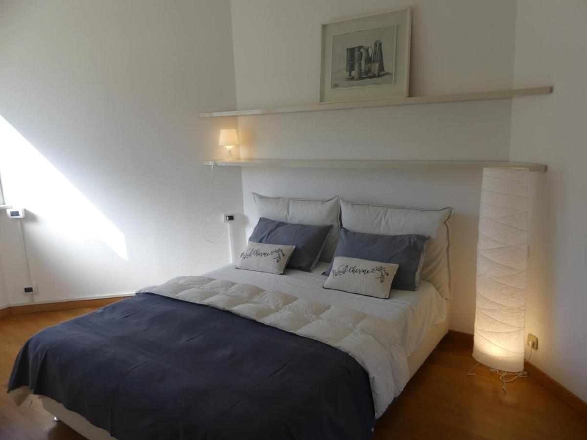 Joivy Apartments By The Lake Como Bagian luar foto