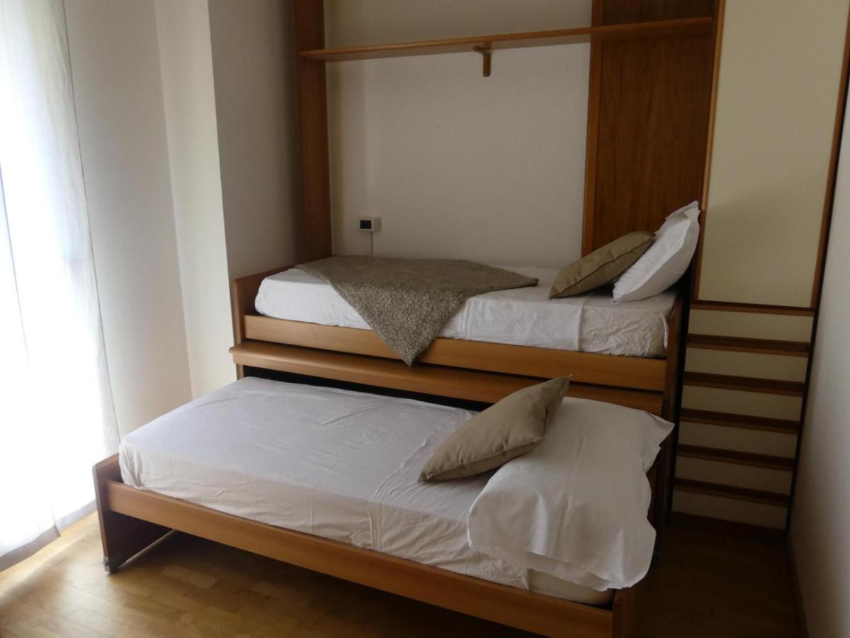 Joivy Apartments By The Lake Como Bagian luar foto