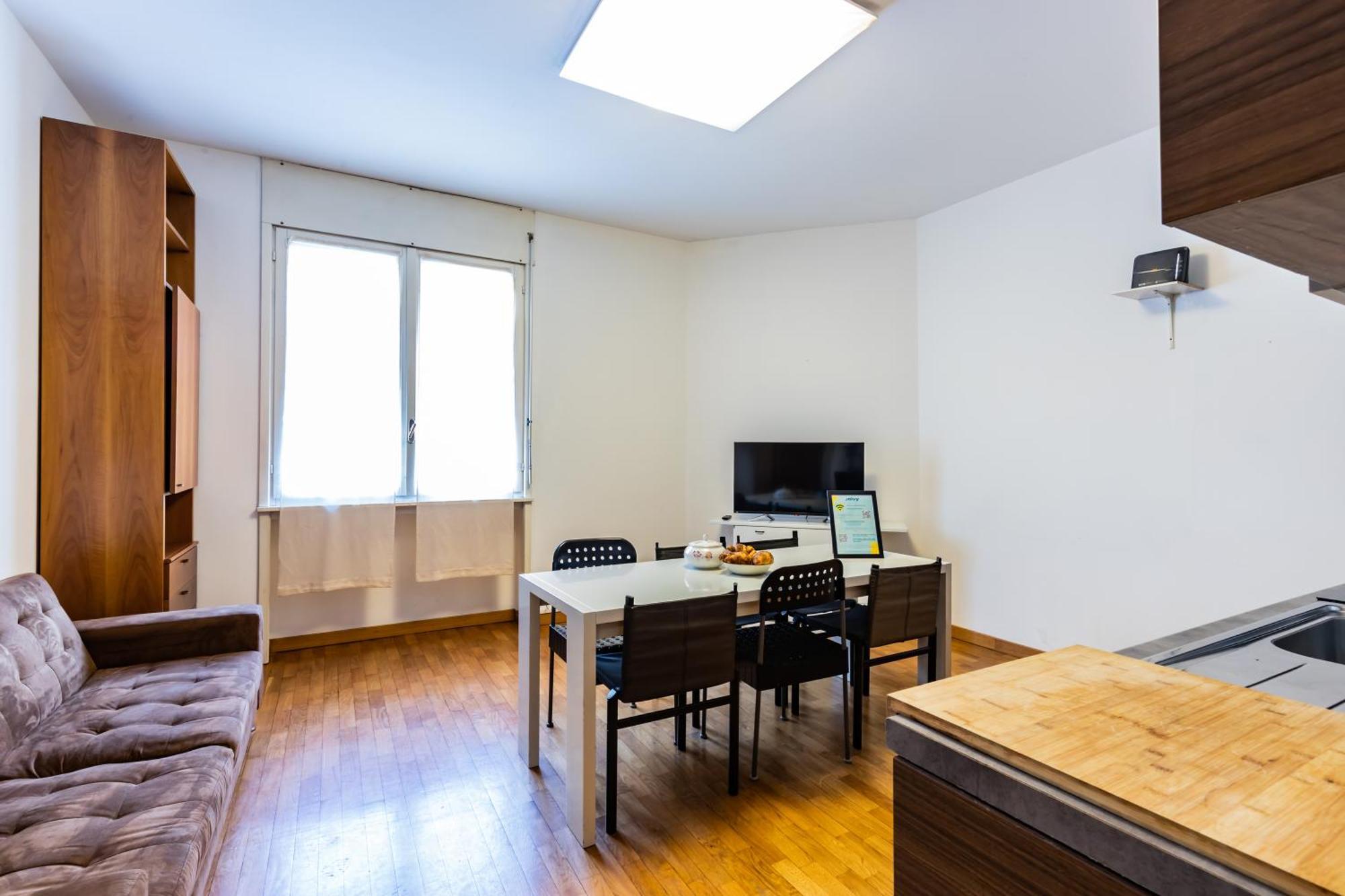 Joivy Apartments By The Lake Como Bagian luar foto