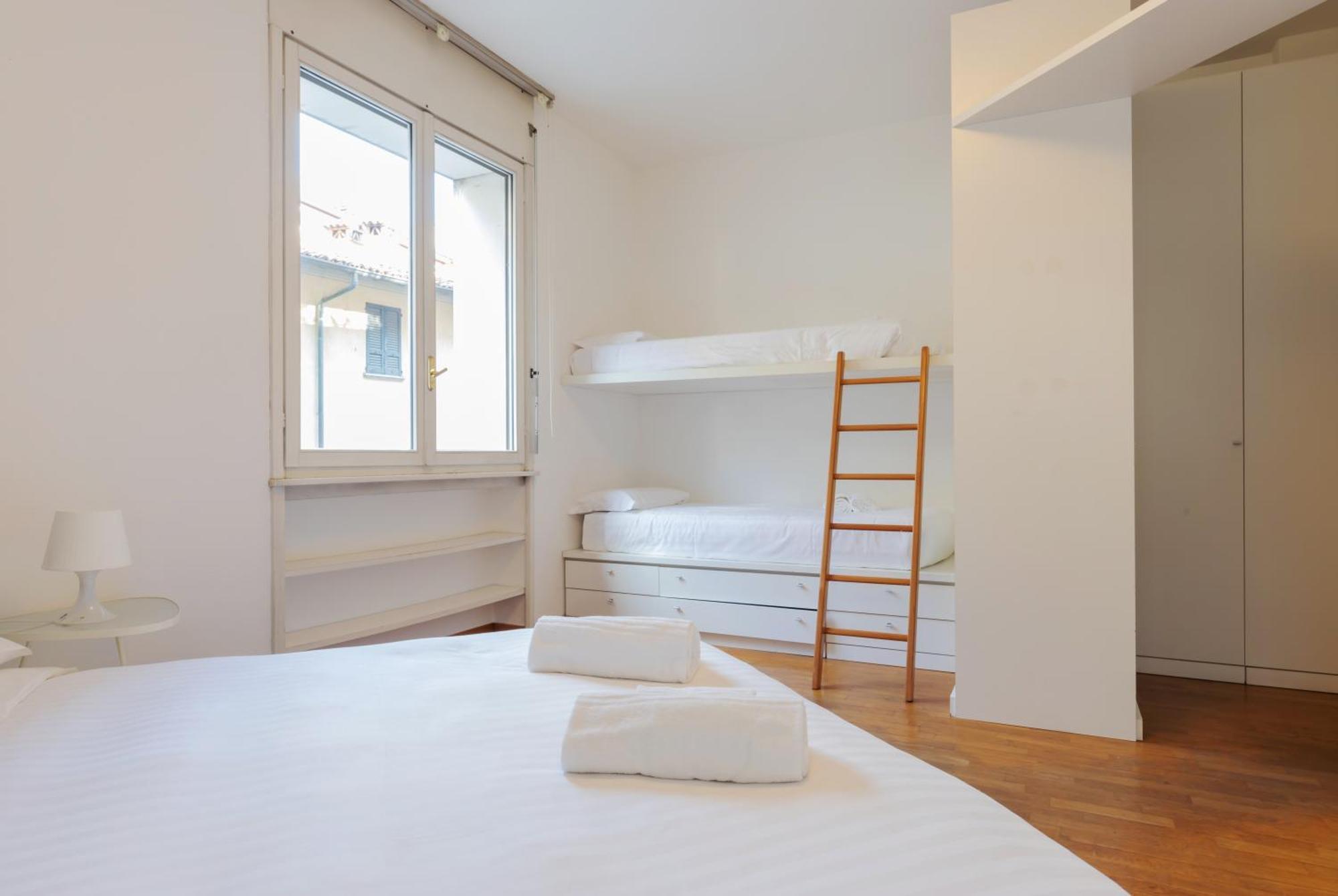 Joivy Apartments By The Lake Como Bagian luar foto