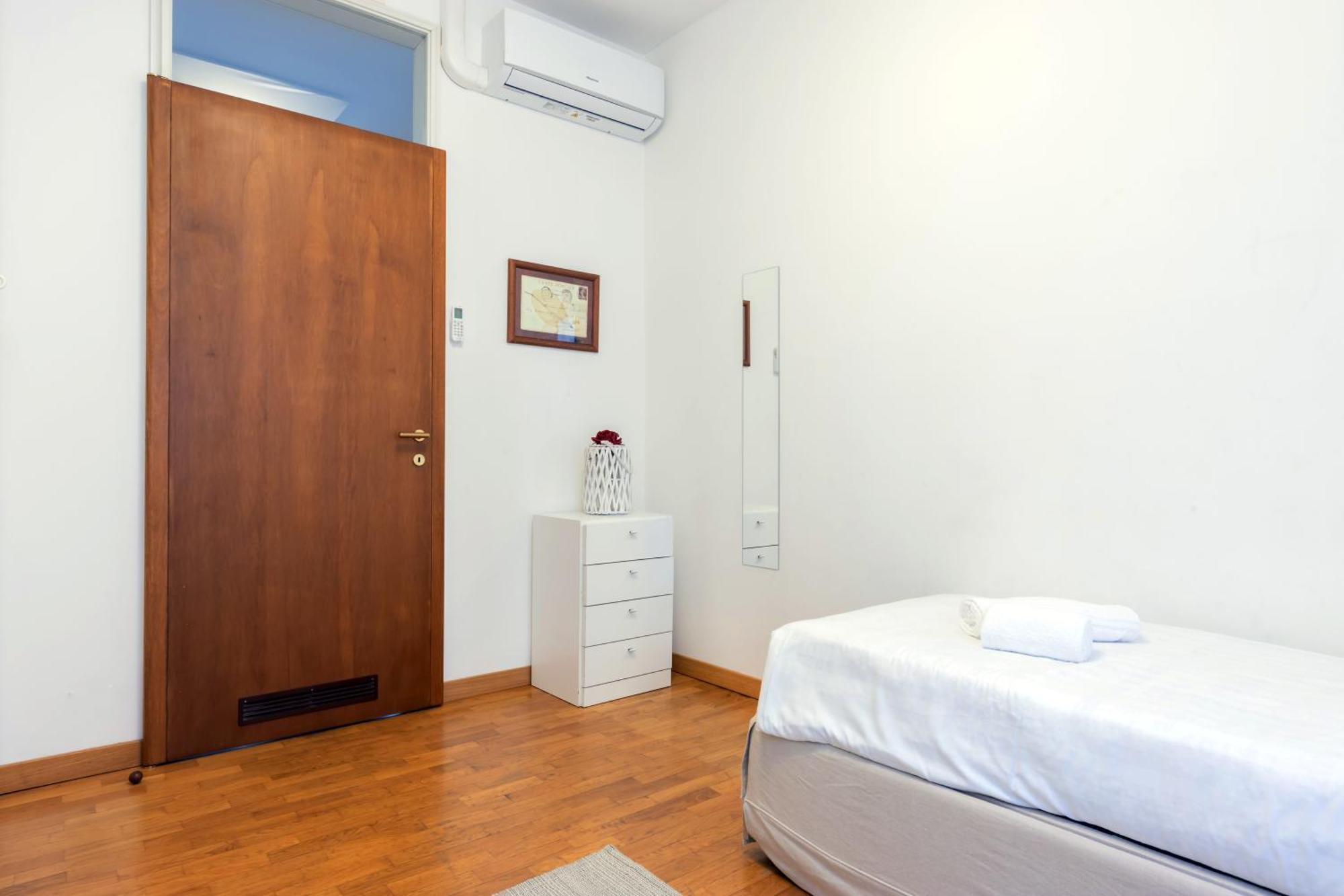 Joivy Apartments By The Lake Como Bagian luar foto