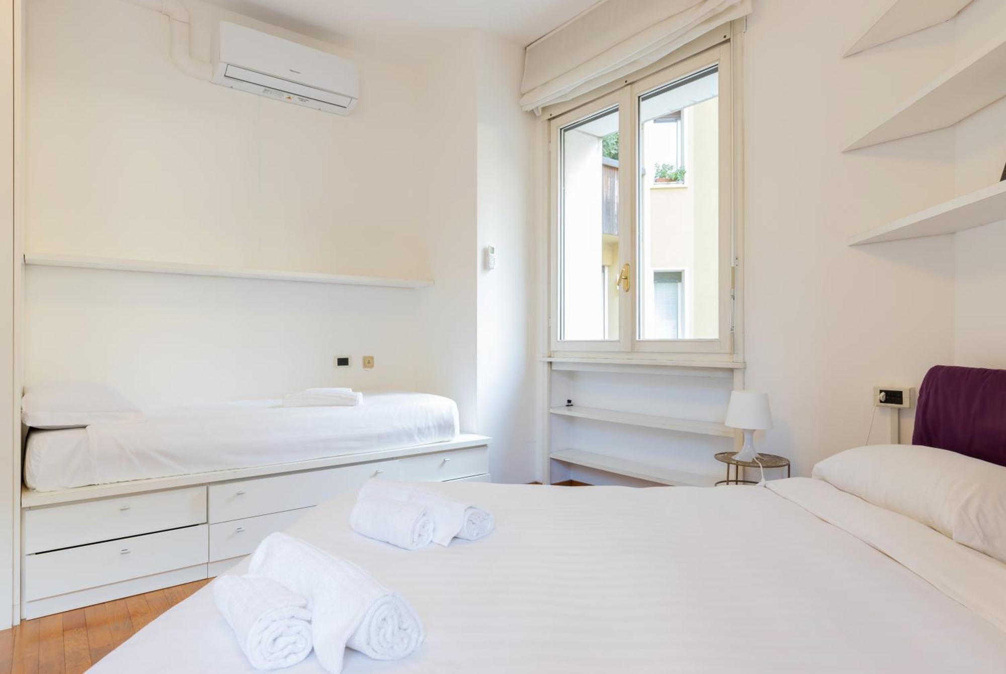 Joivy Apartments By The Lake Como Bagian luar foto