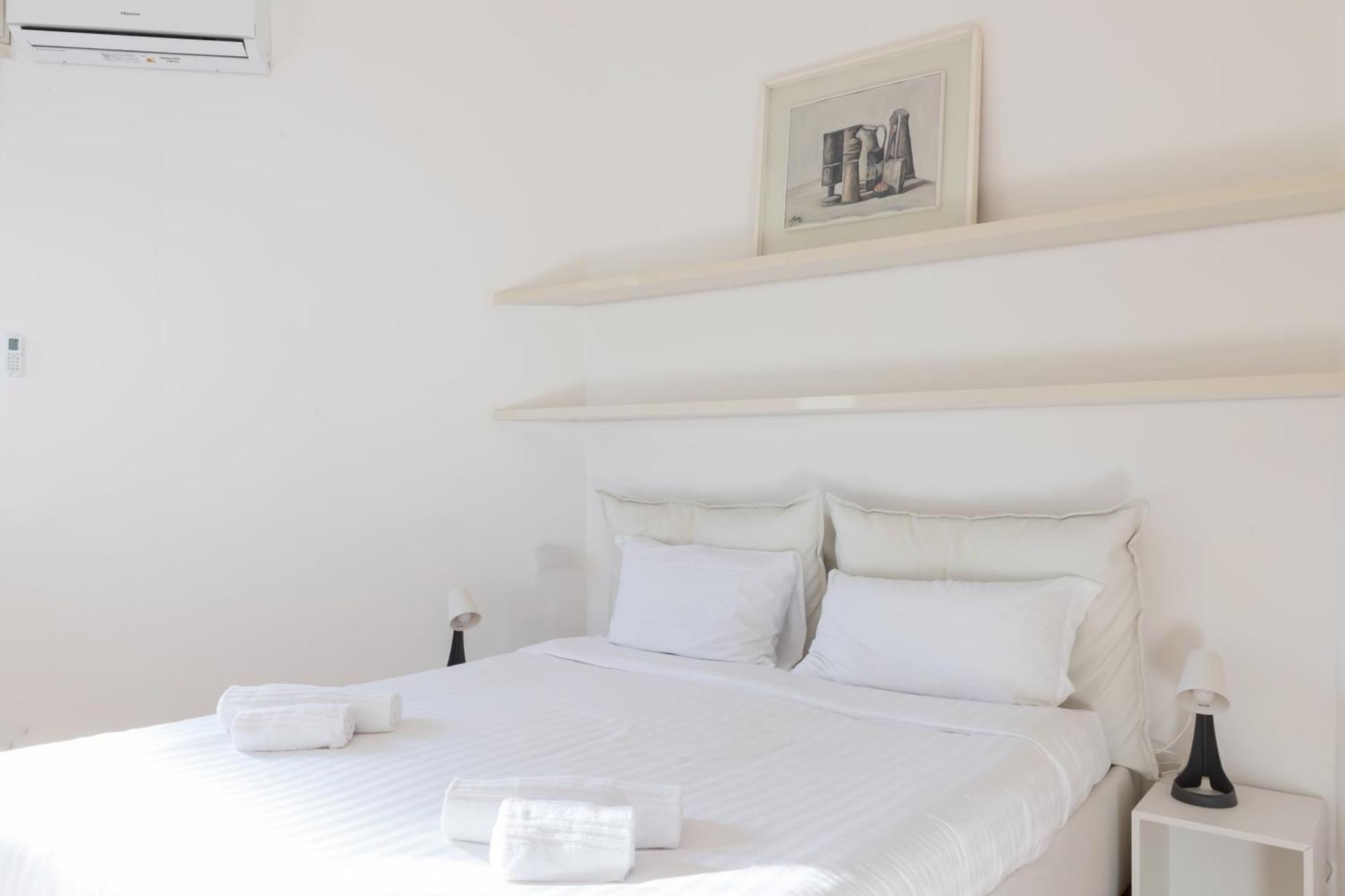 Joivy Apartments By The Lake Como Bagian luar foto