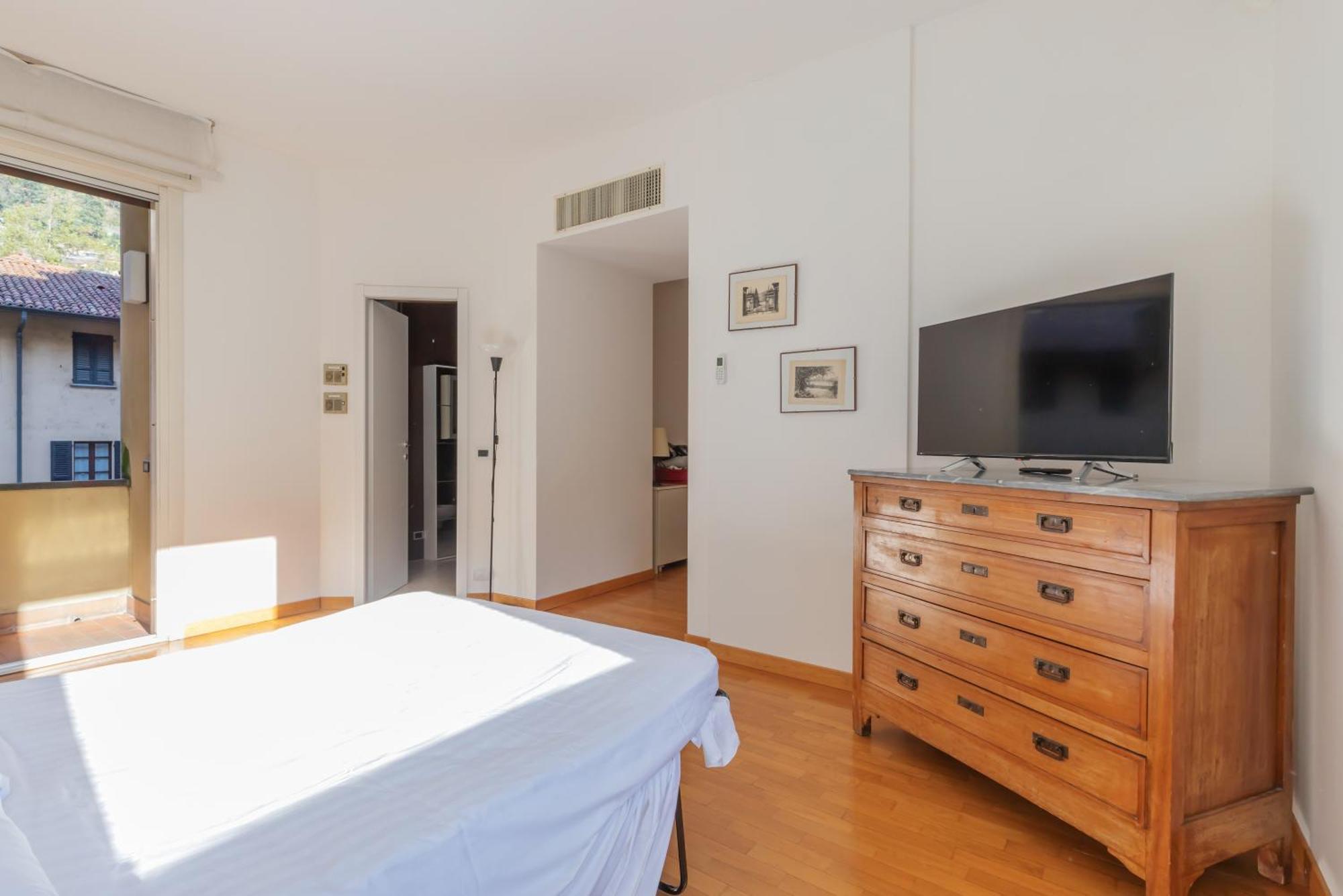 Joivy Apartments By The Lake Como Bagian luar foto
